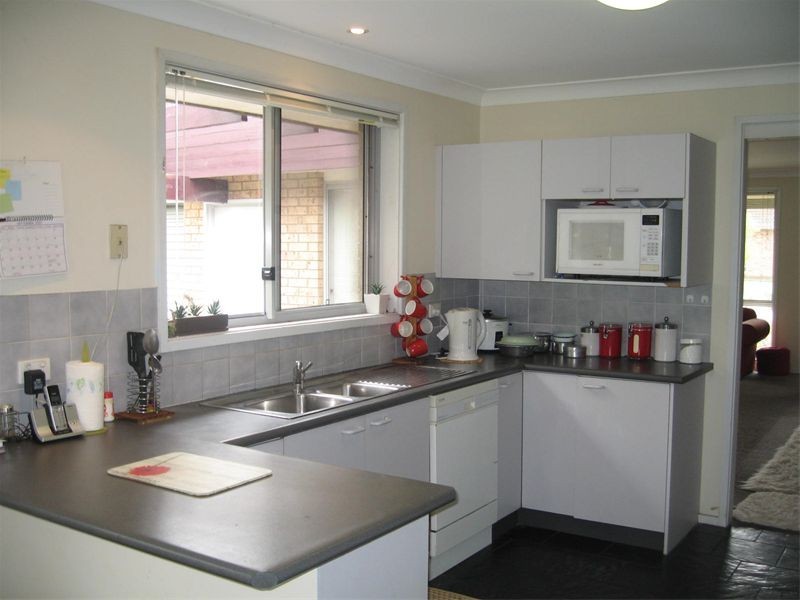 14   Acola Crt, Wattle Grove NSW 2173