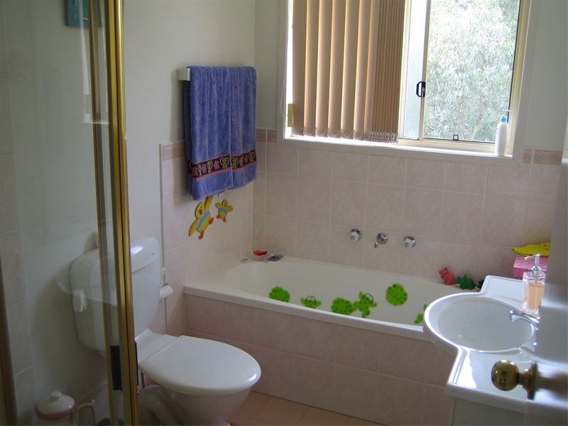 4  Lloyd Place, Casula NSW 2170