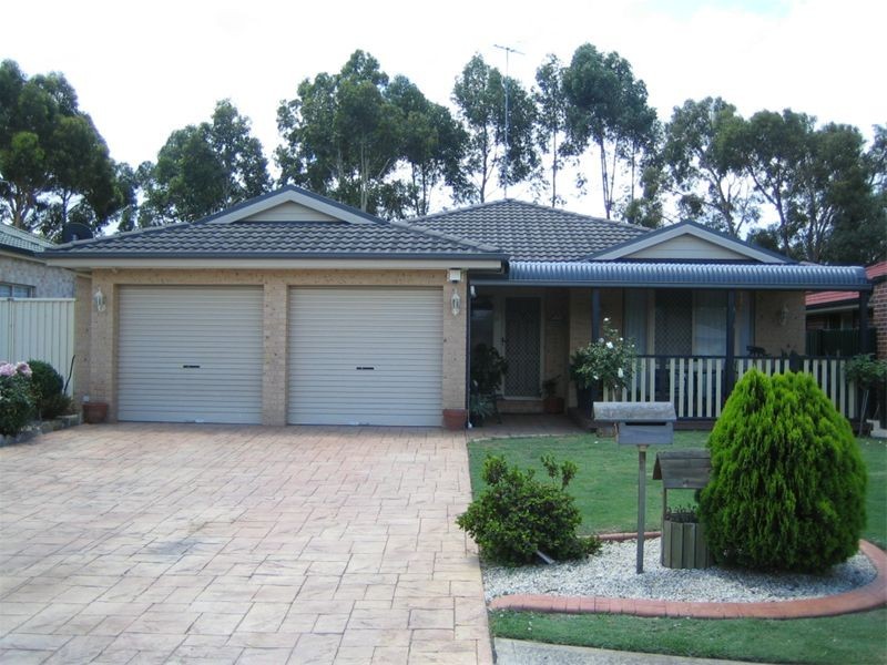 53   Wombeyan Crt, Wattle Grove NSW 2173