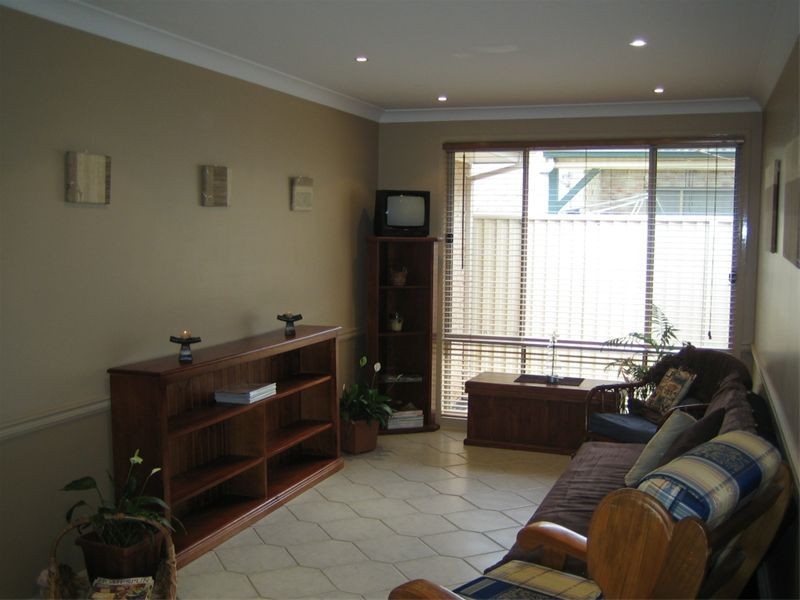 53   Wombeyan Crt, Wattle Grove NSW 2173