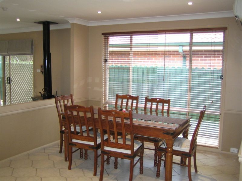 53   Wombeyan Crt, Wattle Grove NSW 2173