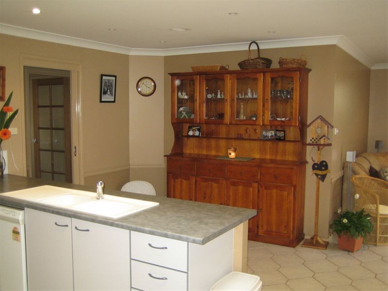 53   Wombeyan Crt, Wattle Grove NSW 2173