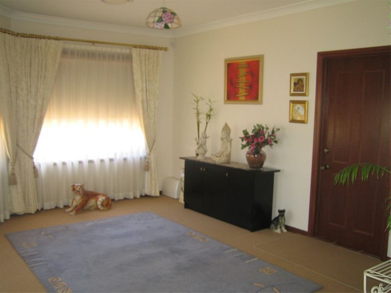 74   Boronia drive, Voyager Point NSW 2172