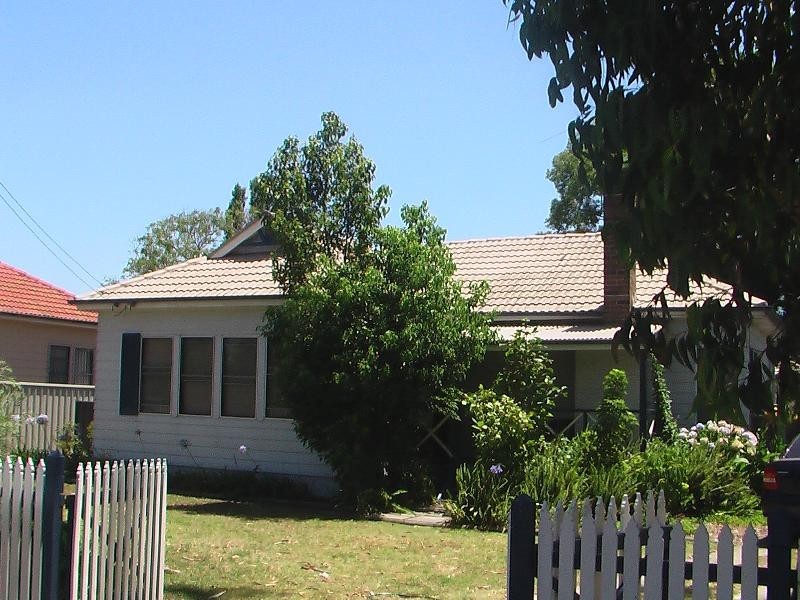 Wattle Grove NSW 2173