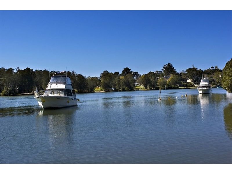 2  RIVERVIEW, Pleasure Point NSW 2172