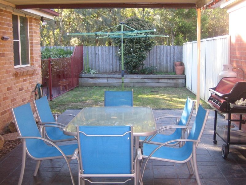 15 Barwon Crt, Wattle Grove NSW 2173