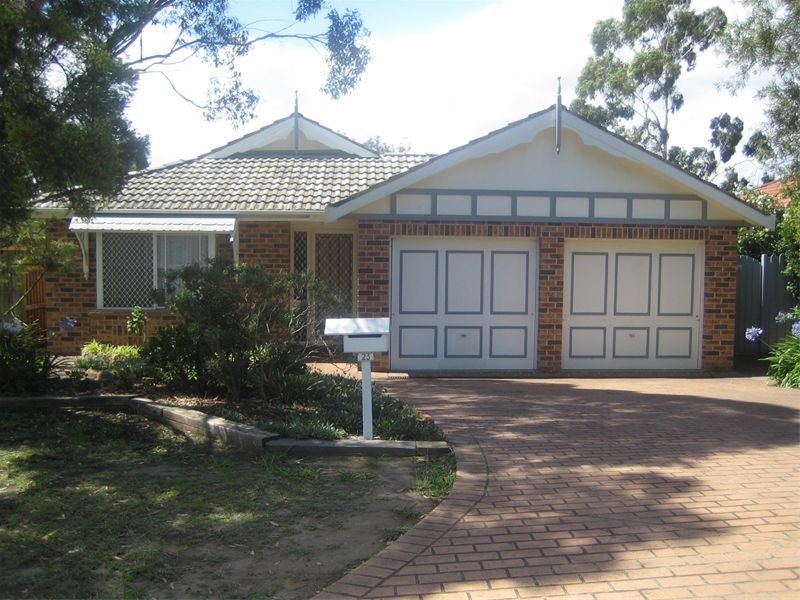 23  Trentham Park Court, Wattle Grove NSW 2173