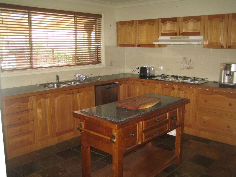 Wattle Grove NSW 2173