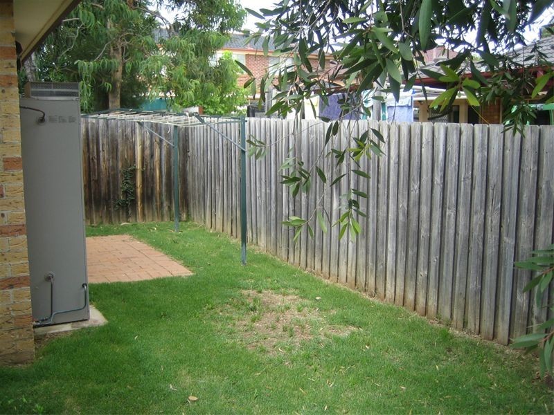 13  Farnborough Court, Wattle Grove NSW 2173