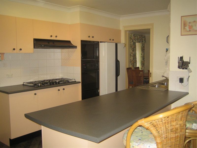 50   Daintree Drive, Wattle Grove NSW 2173