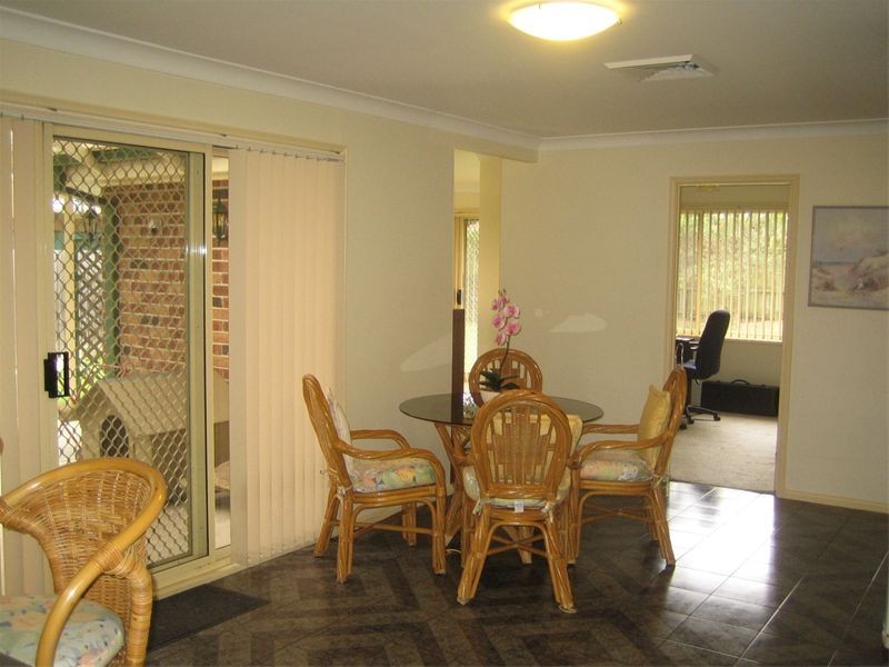 50   Daintree Drive, Wattle Grove NSW 2173