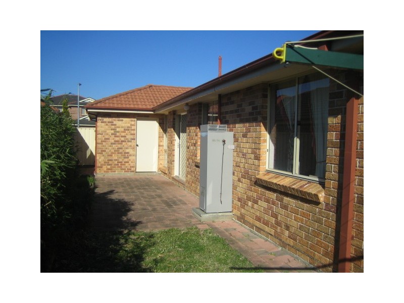 5   Brownlow Court, Wattle Grove NSW 2173