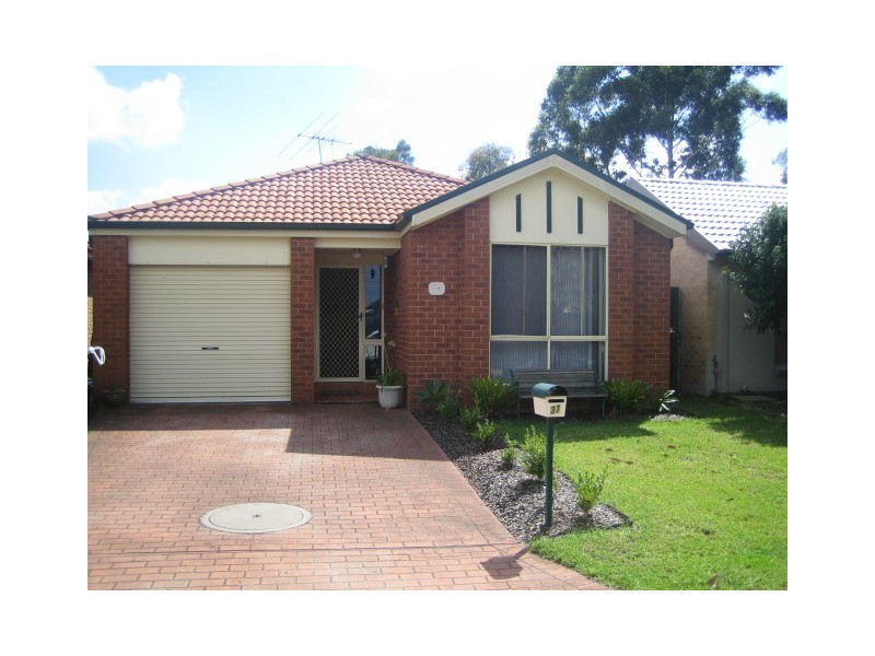 37  Bungonia Court, Wattle Grove NSW 2173