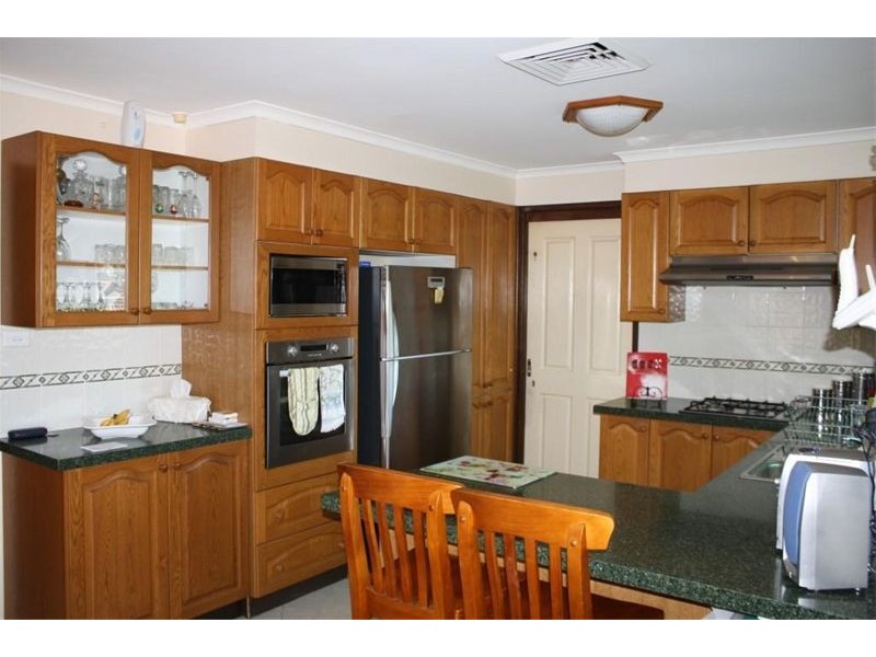 163 Australis Ave, Wattle Grove NSW 2173