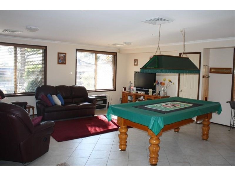 163 Australis Ave, Wattle Grove NSW 2173
