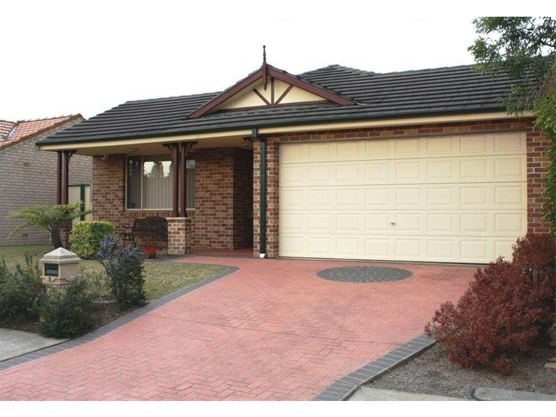 5  Bungonia Crt, Wattle Grove NSW 2173