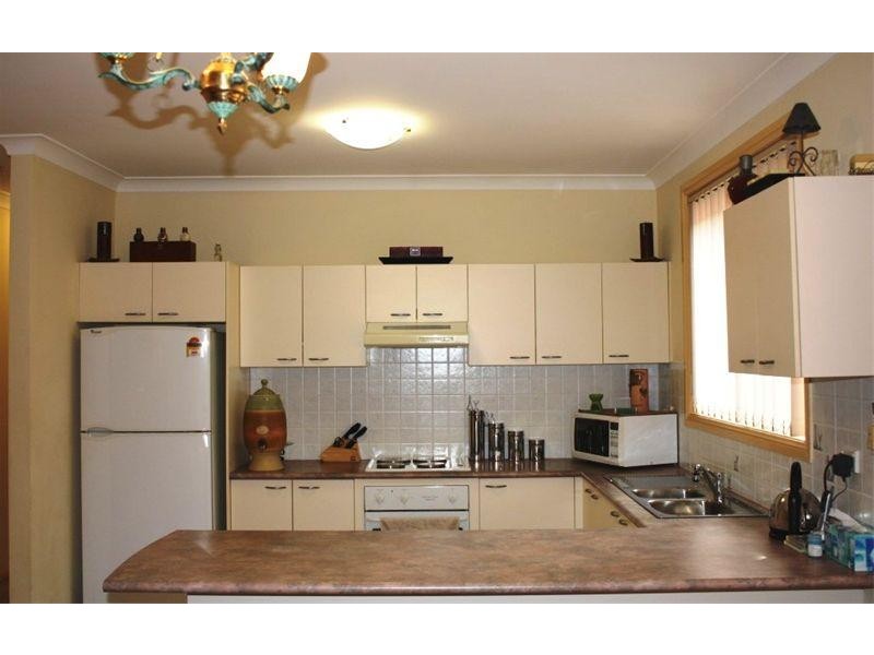 5  Bungonia Crt, Wattle Grove NSW 2173