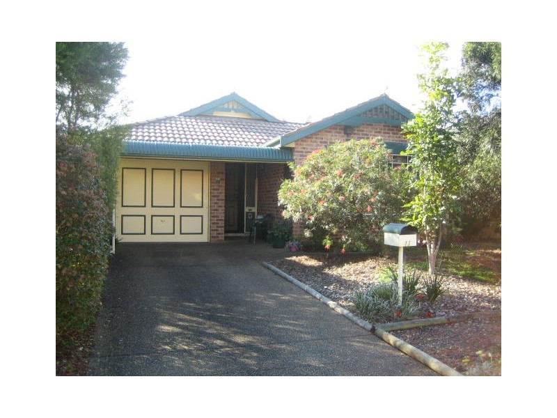 13   Kew Gardens Ct, Wattle Grove NSW 2173