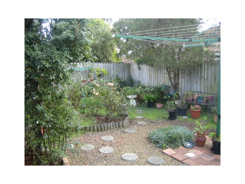 13   Kew Gardens Ct, Wattle Grove NSW 2173