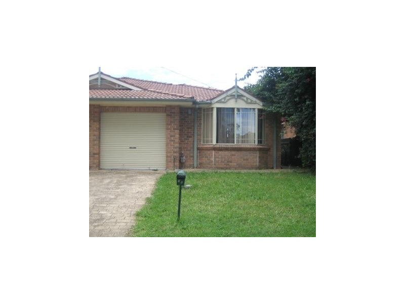 2/6   Salamaua Cres, Holsworthy NSW 2173