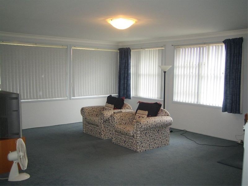 20   Valleyfield Crt, Wattle Grove NSW 2173