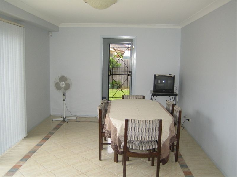 20   Valleyfield Crt, Wattle Grove NSW 2173