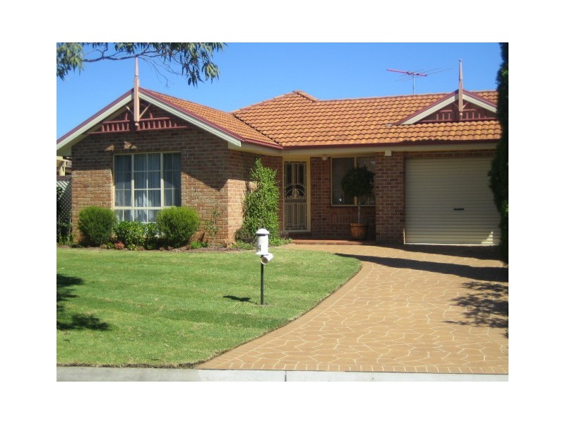 4   Talbot Crt, Wattle Grove NSW 2173