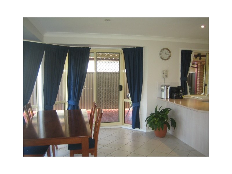 4   Talbot Crt, Wattle Grove NSW 2173