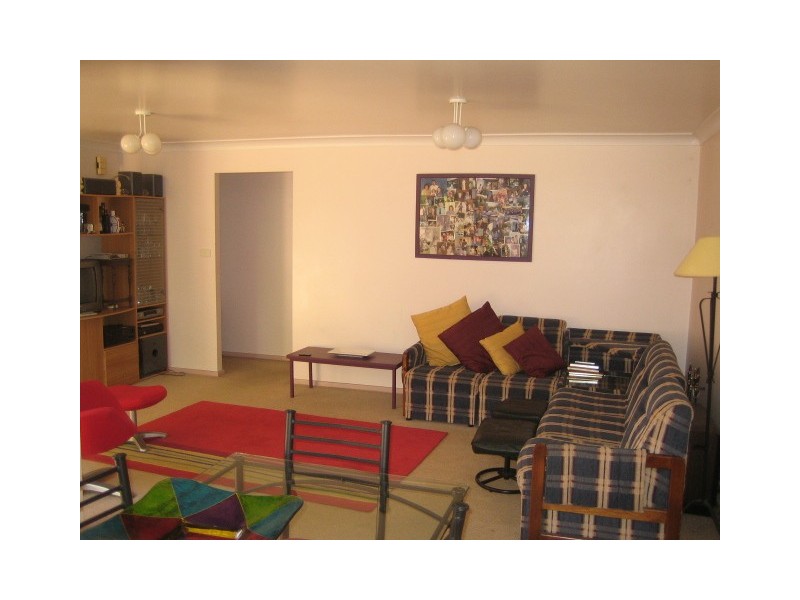 1  BOOREE COURT, Wattle Grove NSW 2173