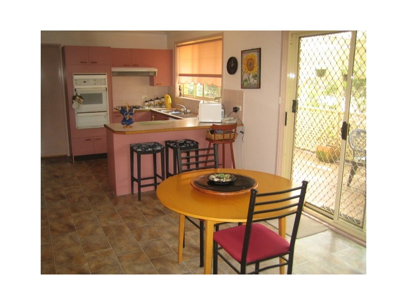 1  BOOREE COURT, Wattle Grove NSW 2173