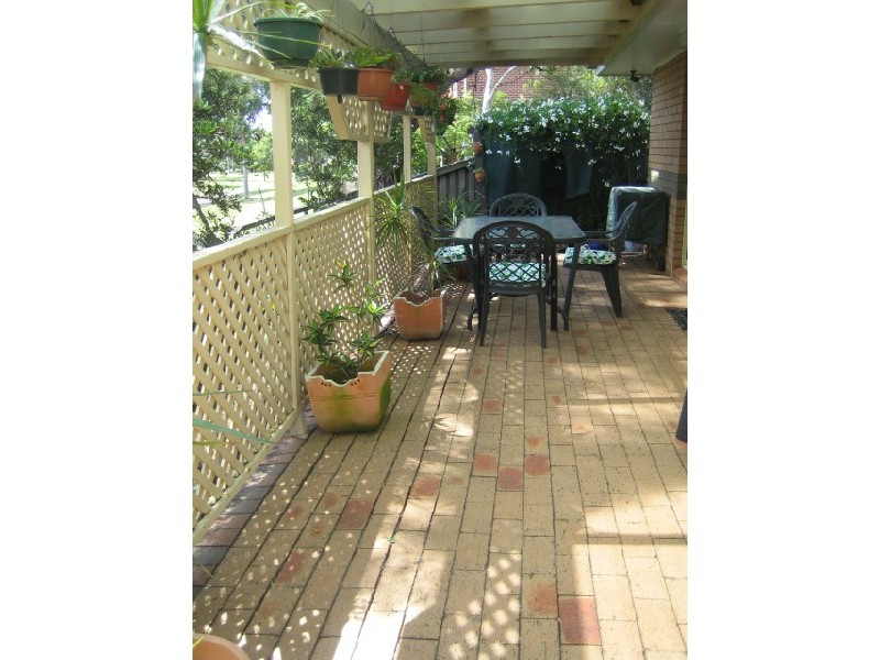 1  BOOREE COURT, Wattle Grove NSW 2173