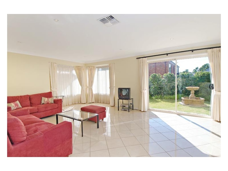 10   Pratia Ct, Voyager Point NSW 2172