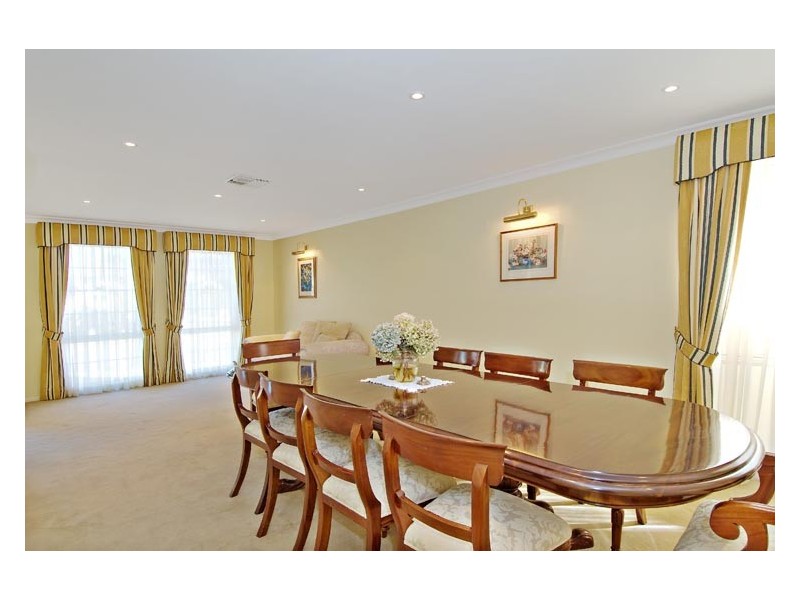 10   Pratia Ct, Voyager Point NSW 2172