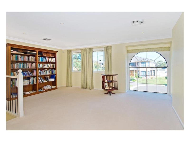 10   Pratia Ct, Voyager Point NSW 2172