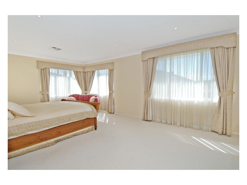 10   Pratia Ct, Voyager Point NSW 2172