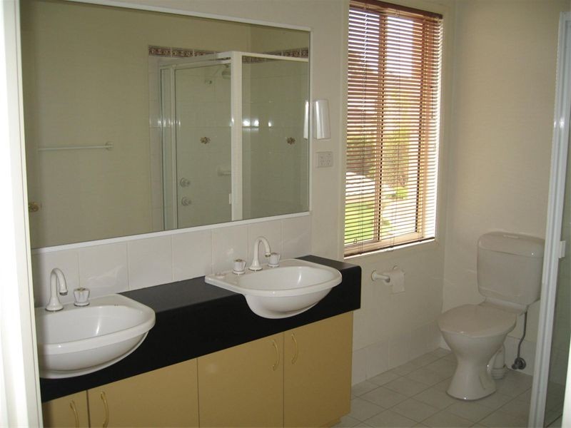 11 Fantome, Voyager Point NSW 2172