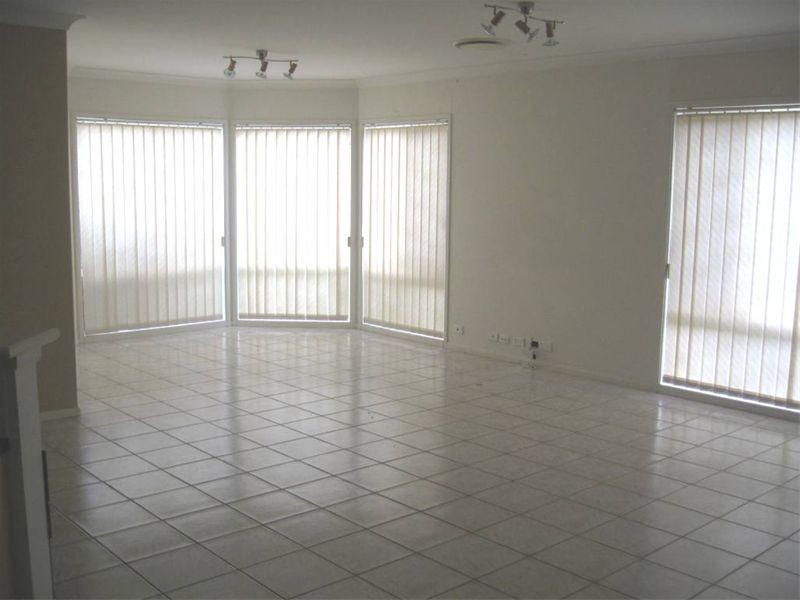 11 Fantome, Voyager Point NSW 2172