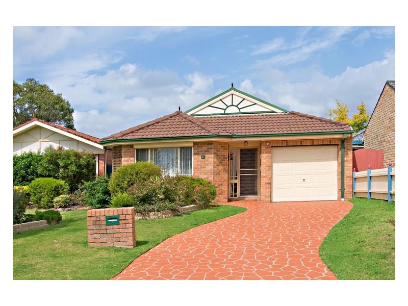 16   Kanangra Court, Wattle Grove NSW 2173