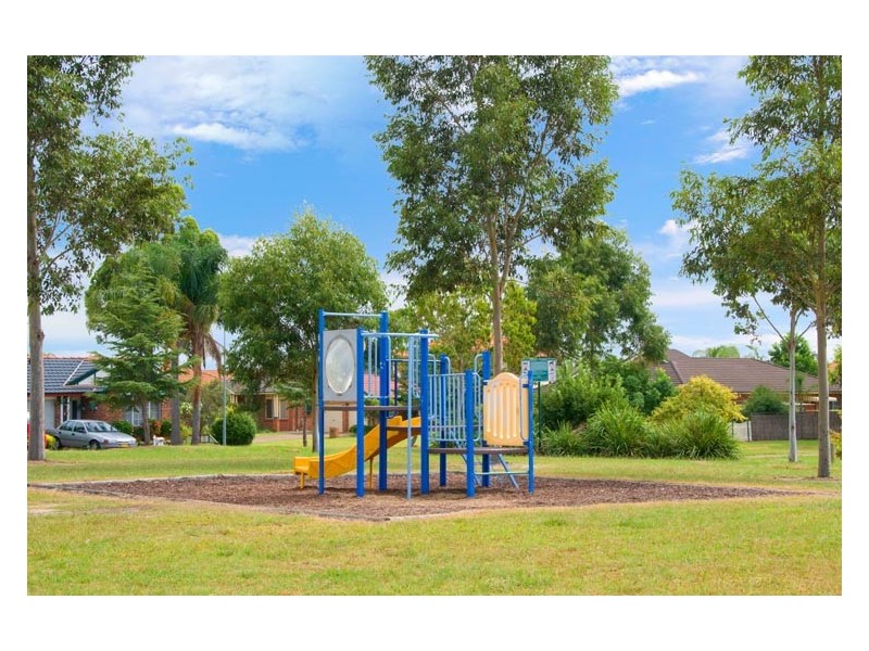 16   Kanangra Court, Wattle Grove NSW 2173