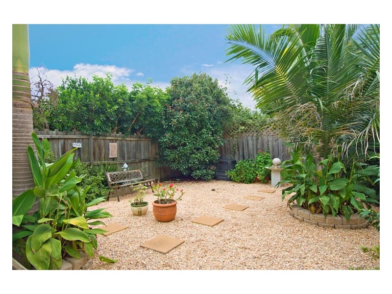 16   Kanangra Court, Wattle Grove NSW 2173