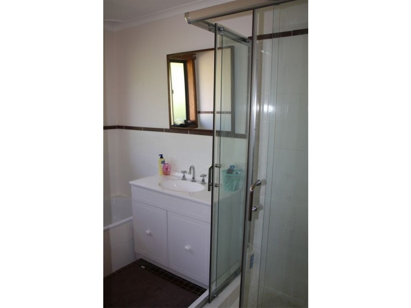 4  Chauvel Ave, Wattle Grove NSW 2173