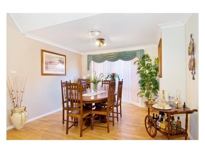 10   Somercoates Crt, Wattle Grove NSW 2173