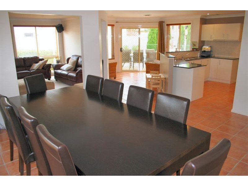 1   Myrtle Crt, Voyager Point NSW 2172