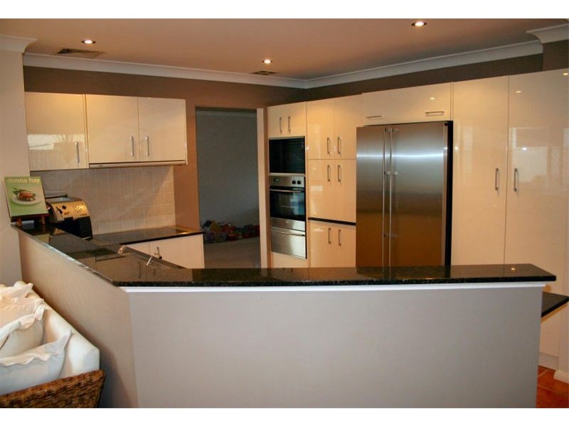 1   Myrtle Crt, Voyager Point NSW 2172