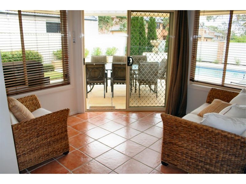 1   Myrtle Crt, Voyager Point NSW 2172