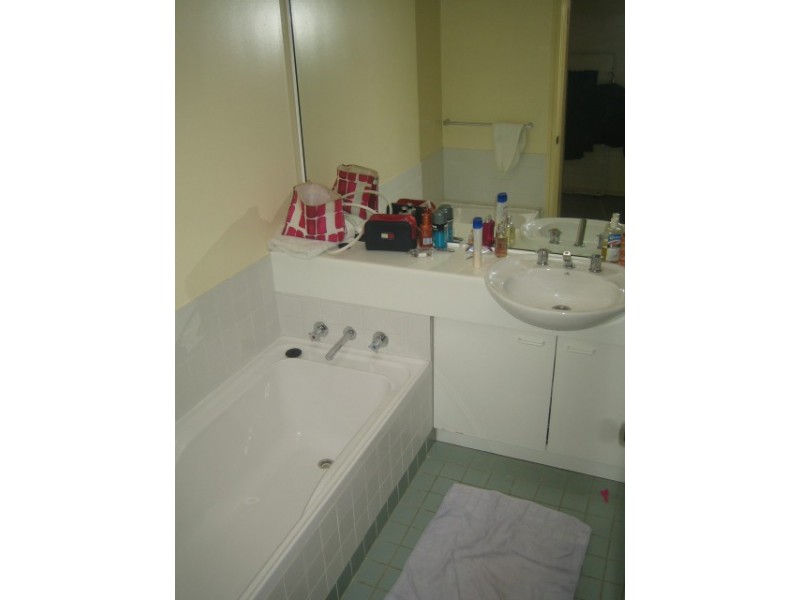 20 Continua Court, Wattle Grove NSW 2173