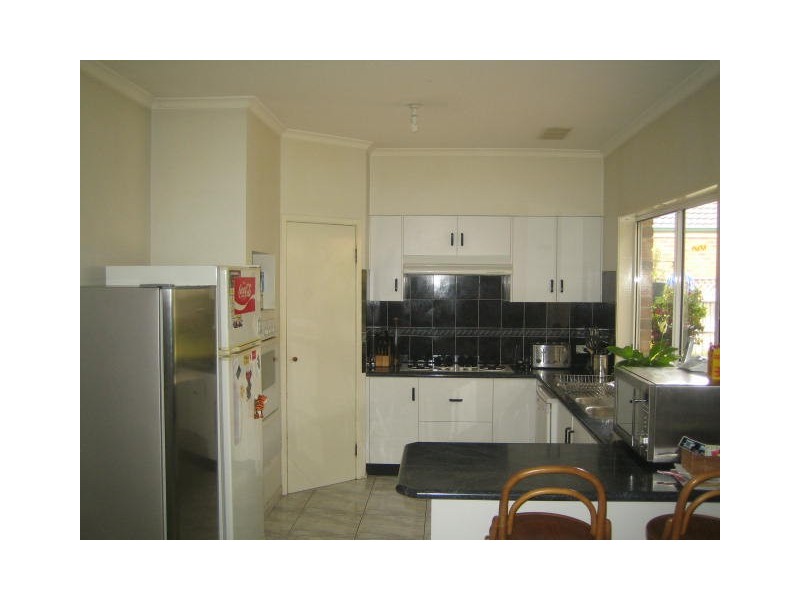 1 Warrego Court, Wattle Grove NSW 2173