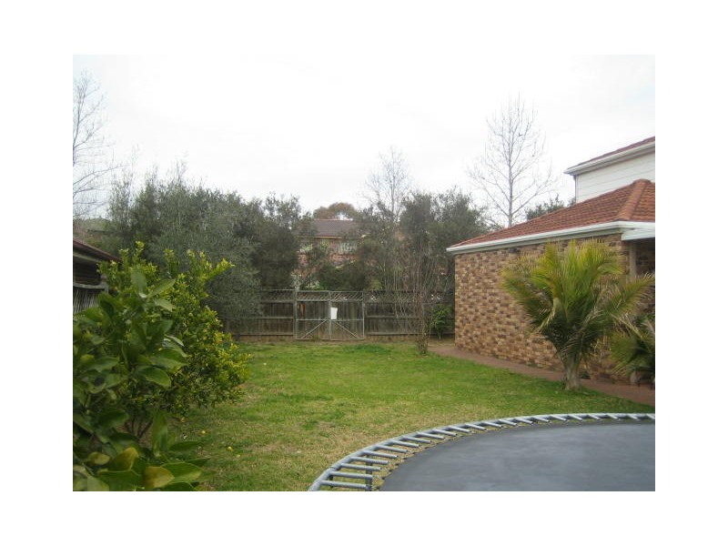1 Warrego Court, Wattle Grove NSW 2173