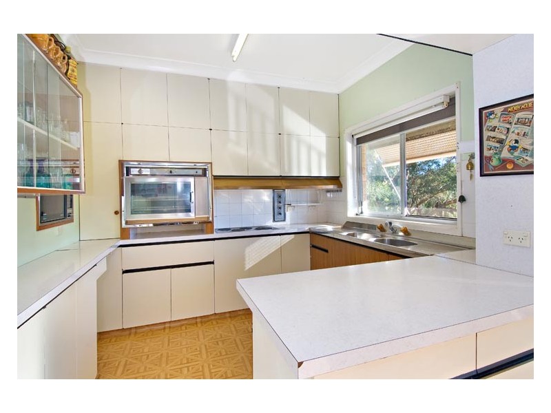 3   Gambier Ave, Sandy Point NSW 2172