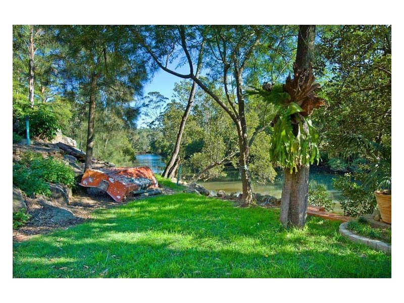 3   Gambier Ave, Sandy Point NSW 2172
